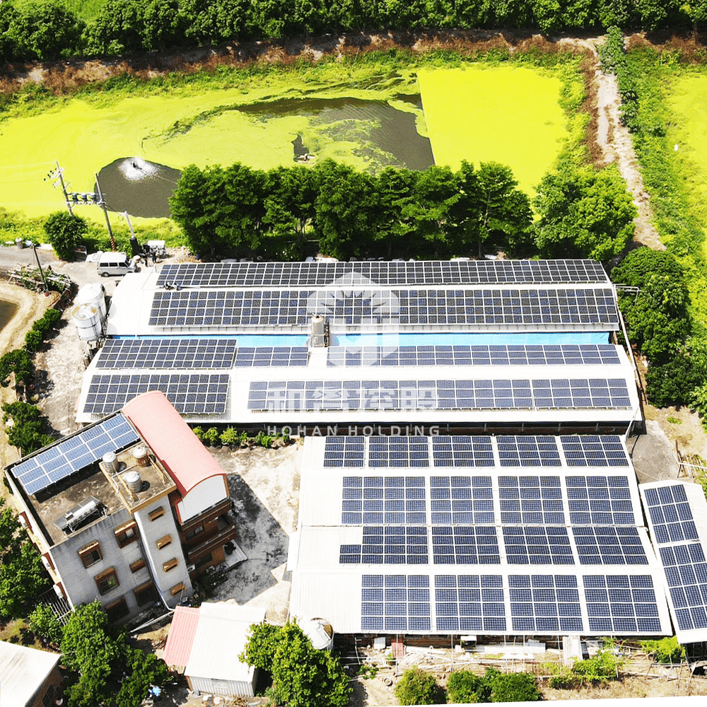 畜牧場電舍-台南新營豬舍
發電裝機容量：319.9kWp
架設：屋頂型
完工：2023.09