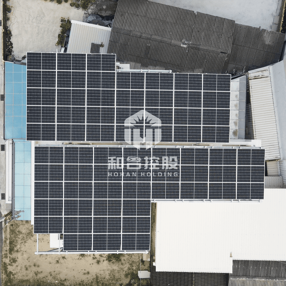 透天雙戶-台南市西港區
發電裝機容量：13kWp+11kWp
架設：太陽光電棚架
完工：2019